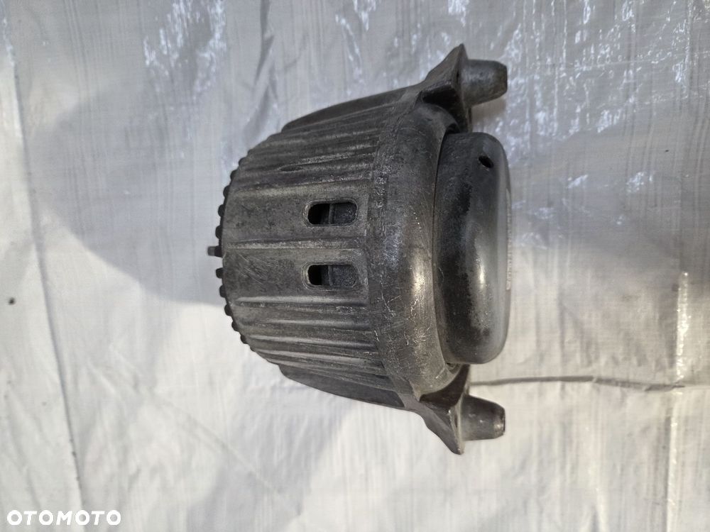 PODUSZKA MOCOWANIE SILNIKA PRAWA MERCEDES W212 2.2 CDI A2122406417Q1 - 1