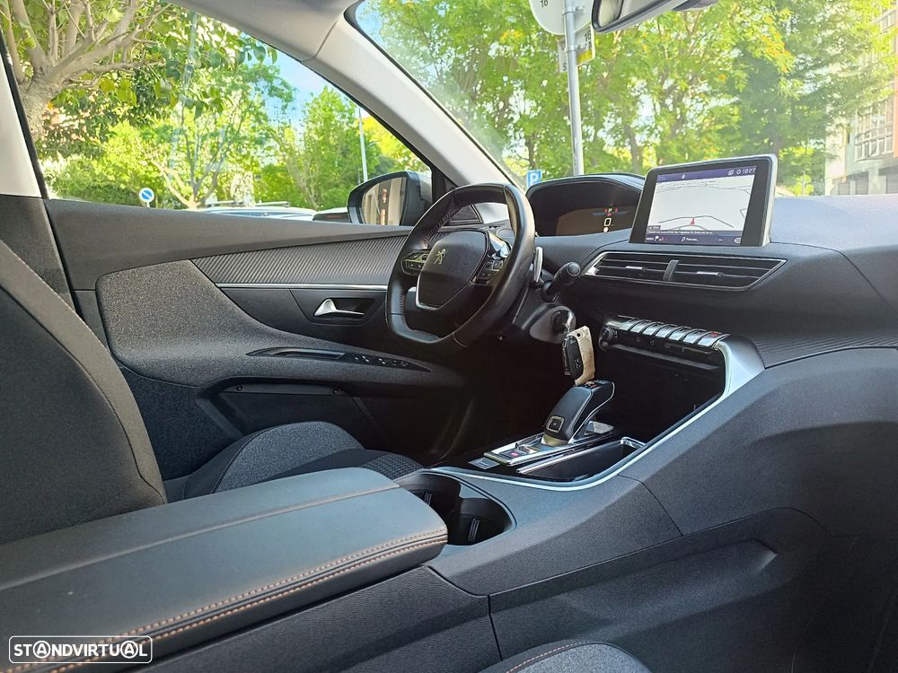 Peugeot 3008 PureTech 130 Stop & Start GPF EAT8 Active Business-Pack - 27