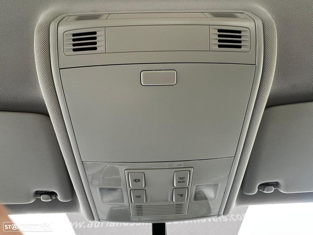 VW Golf Variant 1.6 TDi Confortline - 24