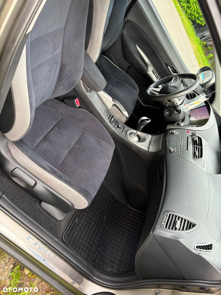 Honda Civic 1.8 Executive - 10