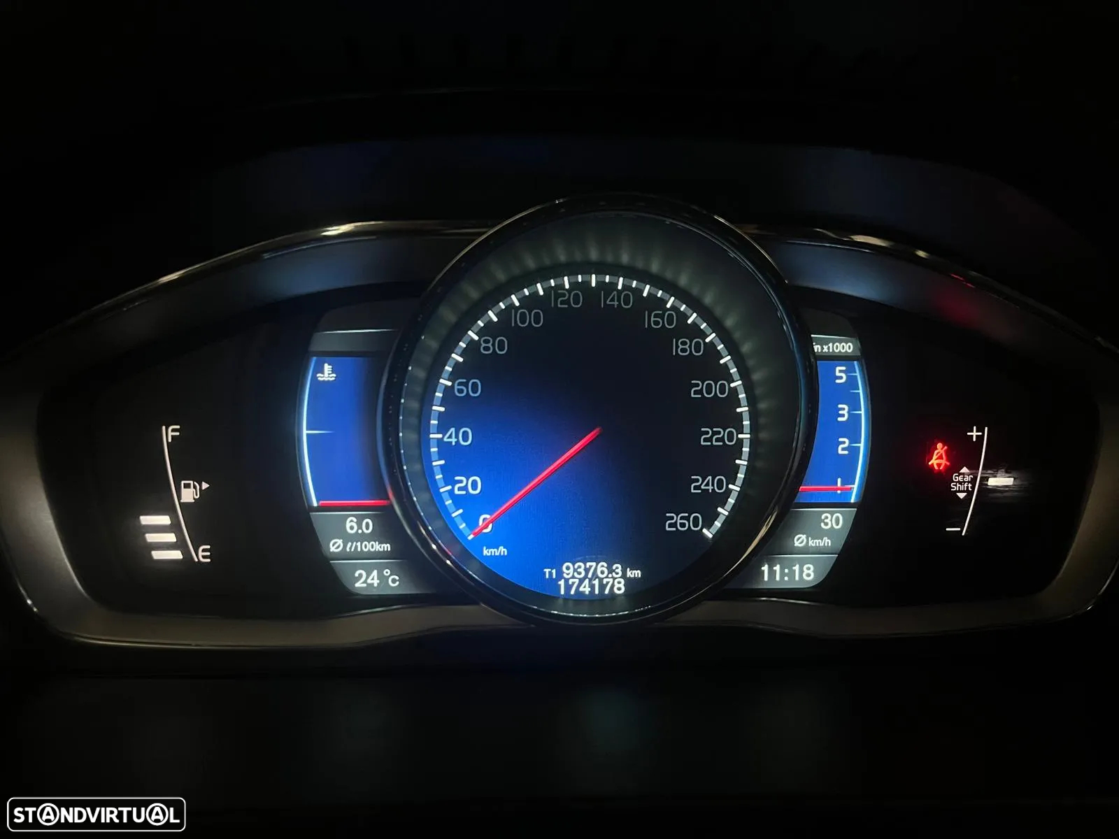 Volvo V60 1.6 D2 Drive R-Design Start/Stop - 17