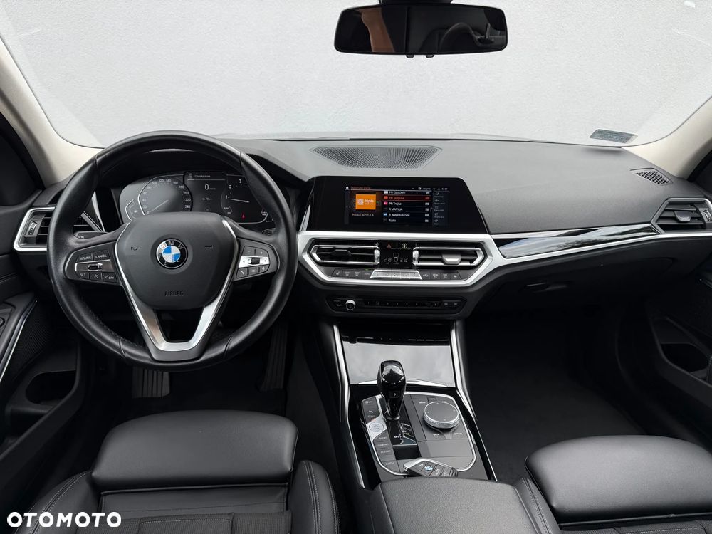 BMW Seria 3 318i Sport Line - 12