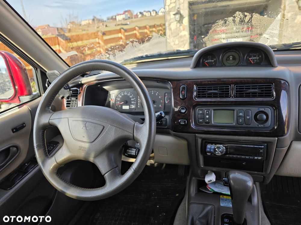 Mitsubishi Pajero - 11