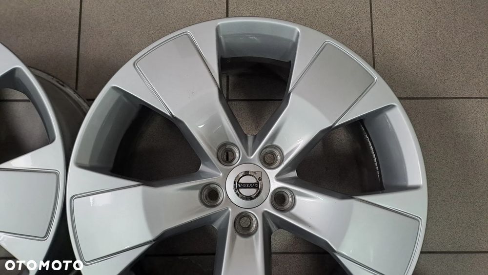 Felgi Aluminiowe 18 Volvo XC 40 5x108 ET 50.5 - 10