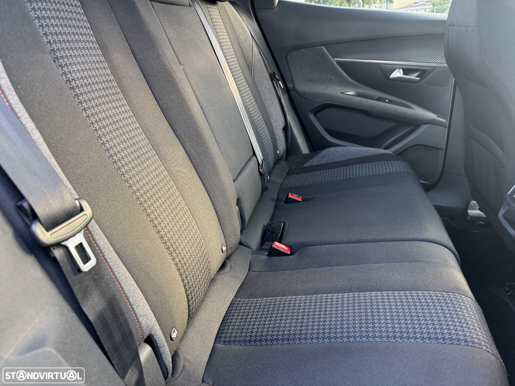 Peugeot 3008 1.2 PureTech Active - 12
