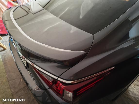 Lexus Seria ES 300h 2.5 TNGA HV 25H- 4X2 CVT Luxury Tech - 5