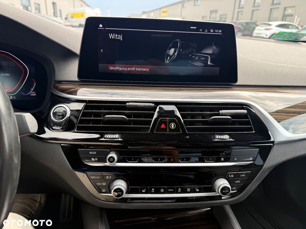 BMW Seria 5 530i xDrive M Sport sport - 16