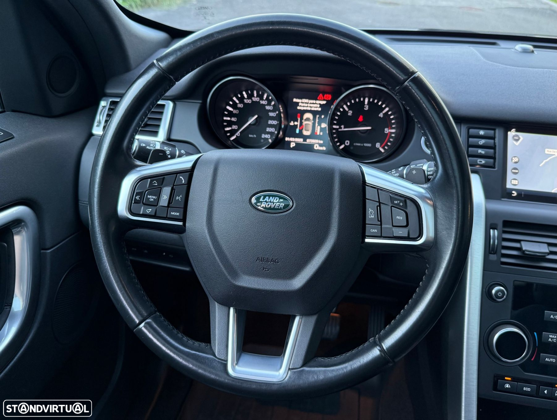 Land Rover Discovery Sport 2.0 TD4 HSE 7L Auto - 23