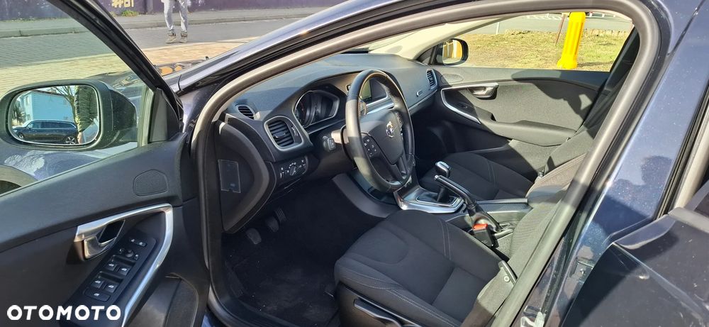 Volvo V40 D2 Summum - 12