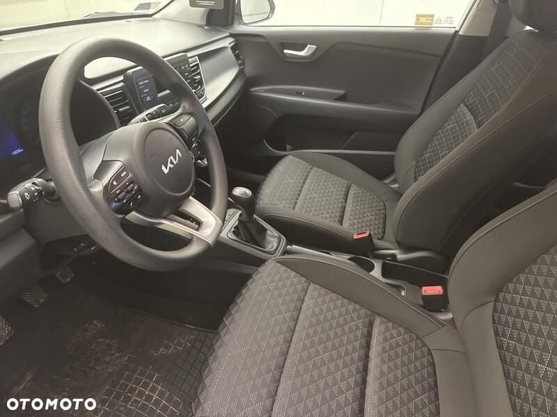 Kia Rio - 11