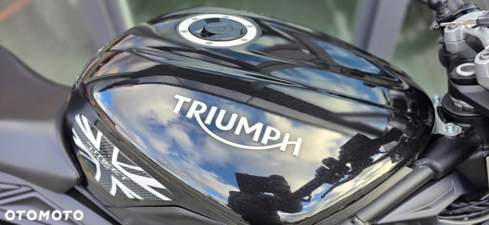 Triumph Street Triple - 22