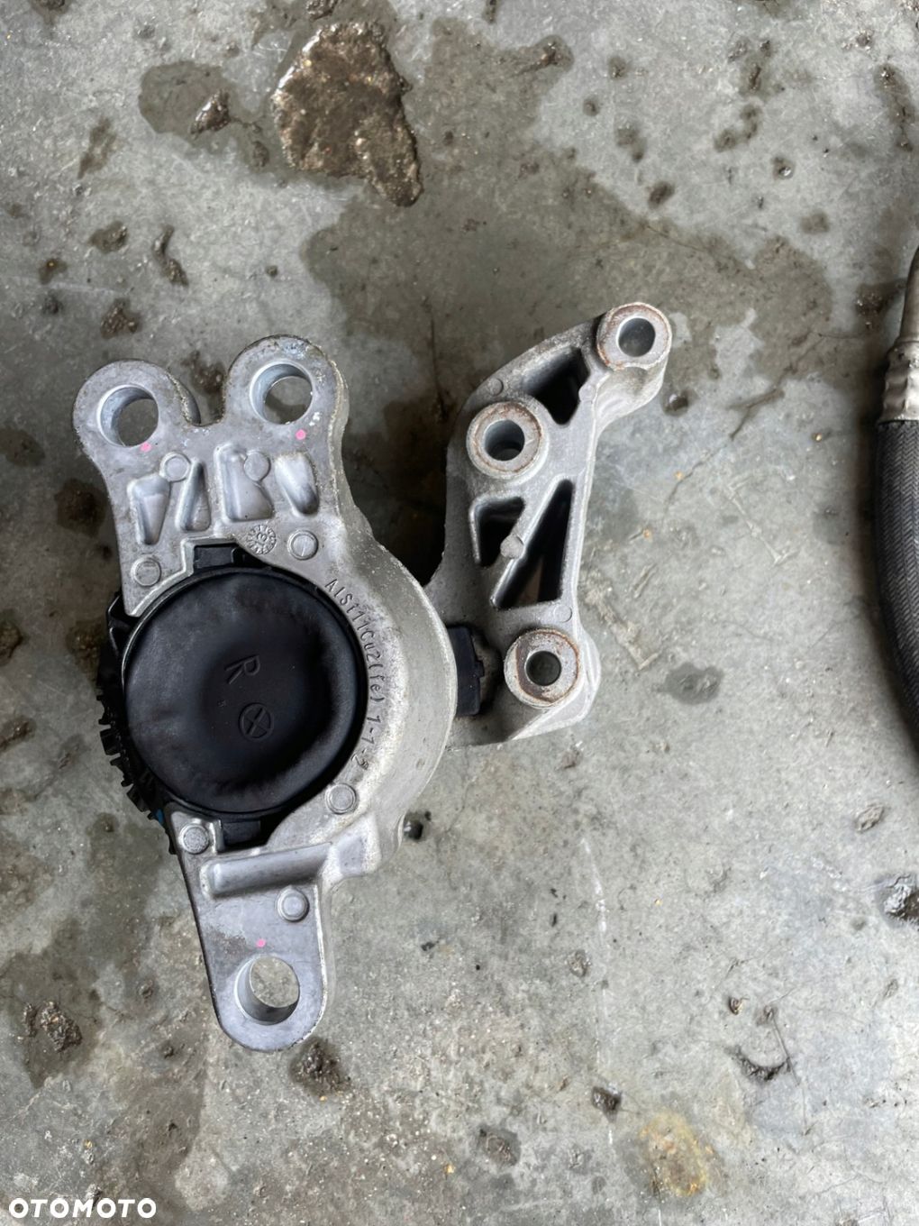 Nissan Qashqai II J11 1.6DCi PODUSZKA ŁAPA SILNIKA 112114BA0A - 1