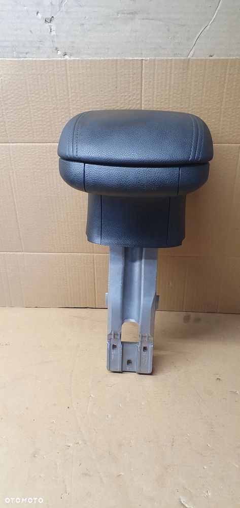 Podłokietnik skórzany skóra Opel Zafira C 9928009958 - 2