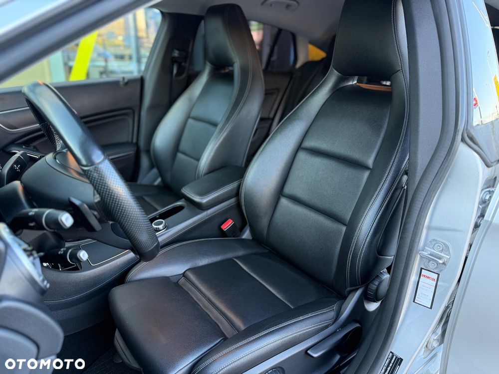 Mercedes-Benz CLA 200 d 7G-DCT Urban - 12