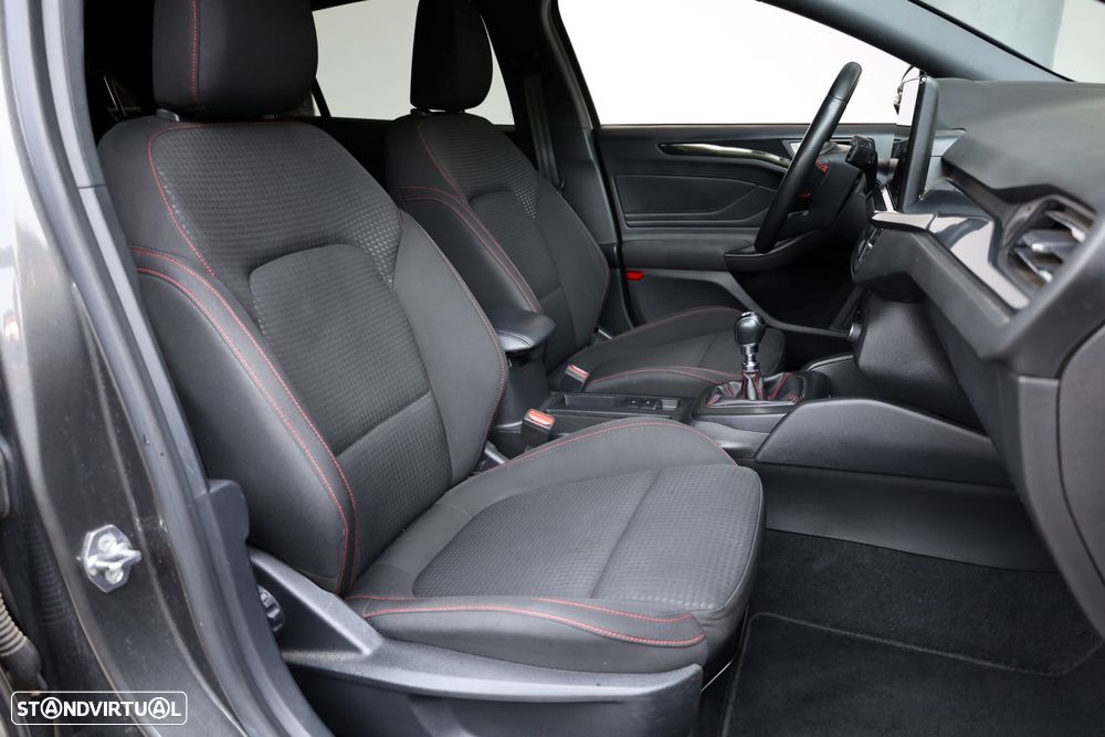Ford Focus SW 1.0 EcoBoost MHEV ST-Line Aut. - 50