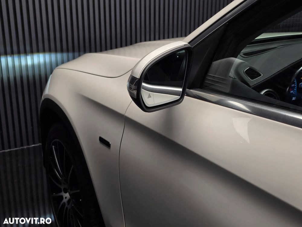 Mercedes-Benz GLC 300 e 4Matic 9G-TRONIC AMG Line Plus - 36