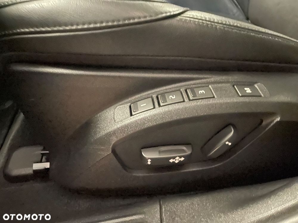 Volvo V40 D3 Summum - 11