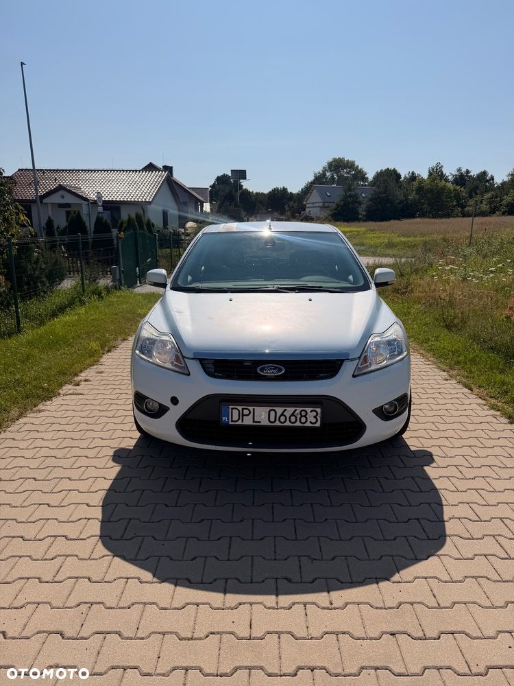 Ford Focus 1.6 Ambiente - 2