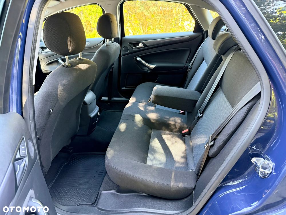 Ford Mondeo 1.6 T Ambiente - 11