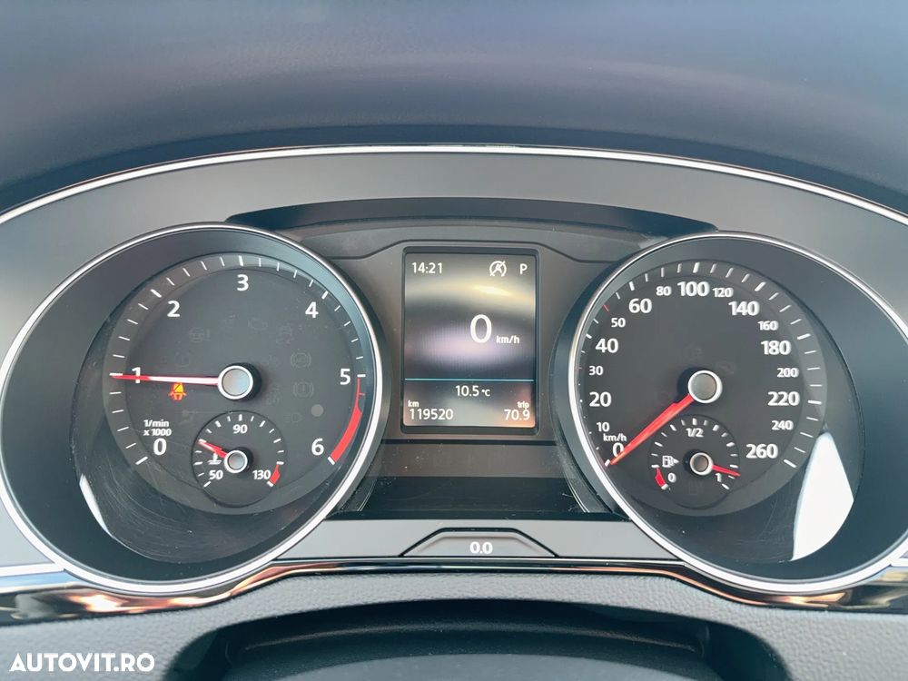 Volkswagen Passat 2.0 TDI DSG Elegance - 10