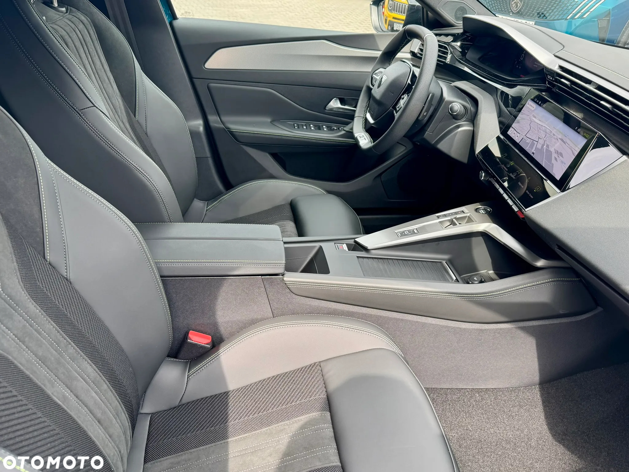 Peugeot 408 1.2 PureTech mHEV GT S&S e-DSC6 - 13