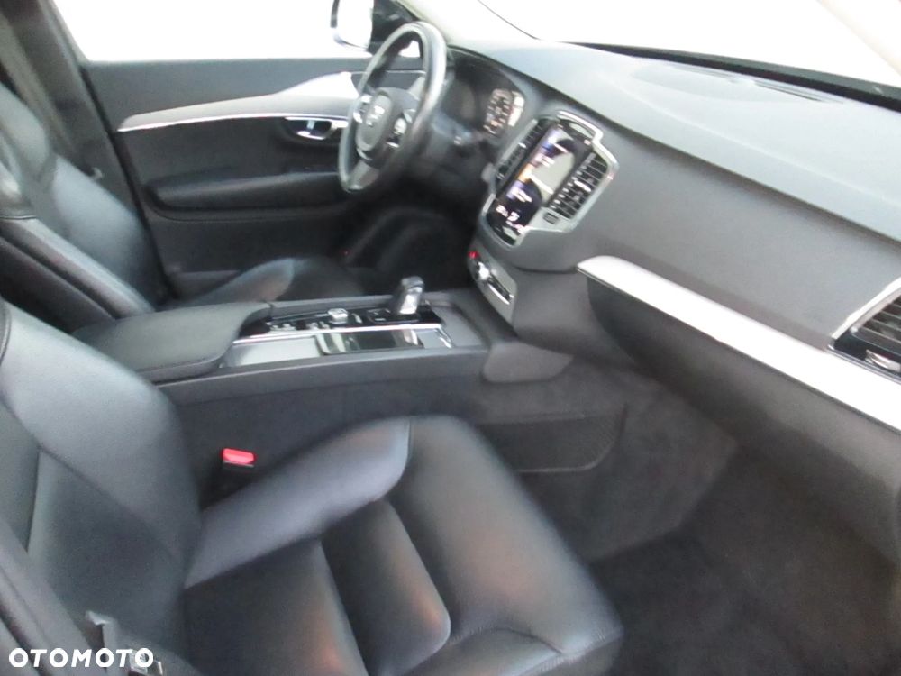 Volvo XC 90 B5 D AWD Geartronic Momentum Pro - 32