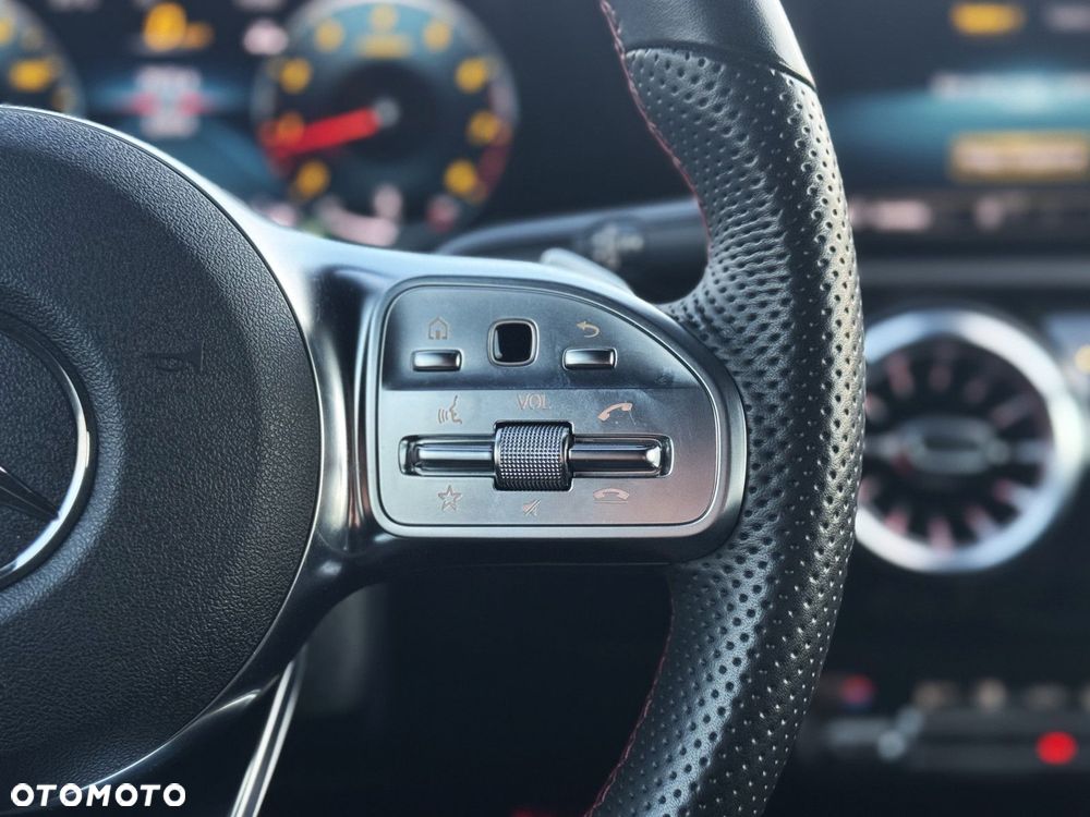 Mercedes-Benz CLA - 11