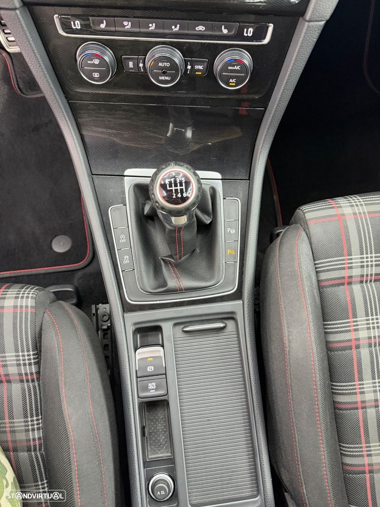 VW Golf GTI Performance BlueMotion - 10