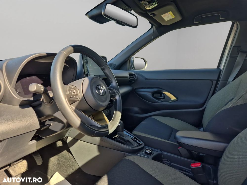 Toyota Yaris Cross - 12