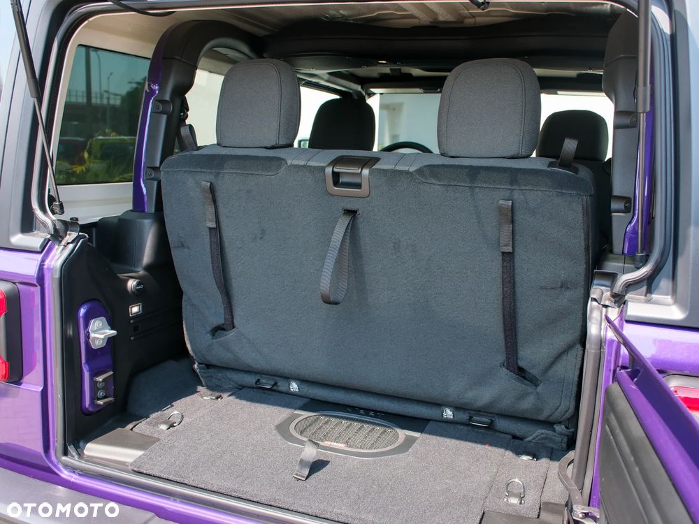 Jeep Wrangler - 28