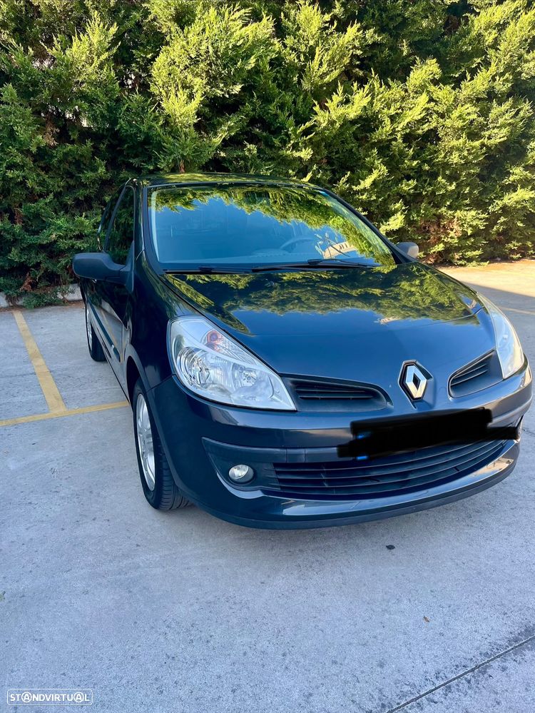 Renault Clio - 2