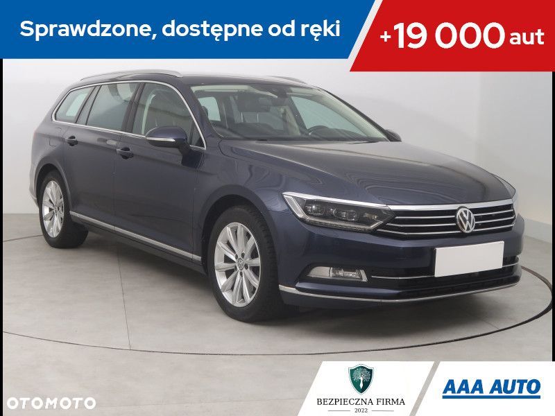 Volkswagen Passat - 1