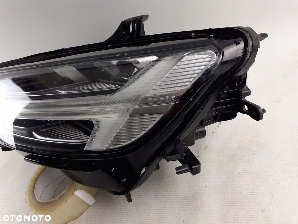 Lampa lewa Volvo S\V60 17-21r. Mid led .32273029 - 3