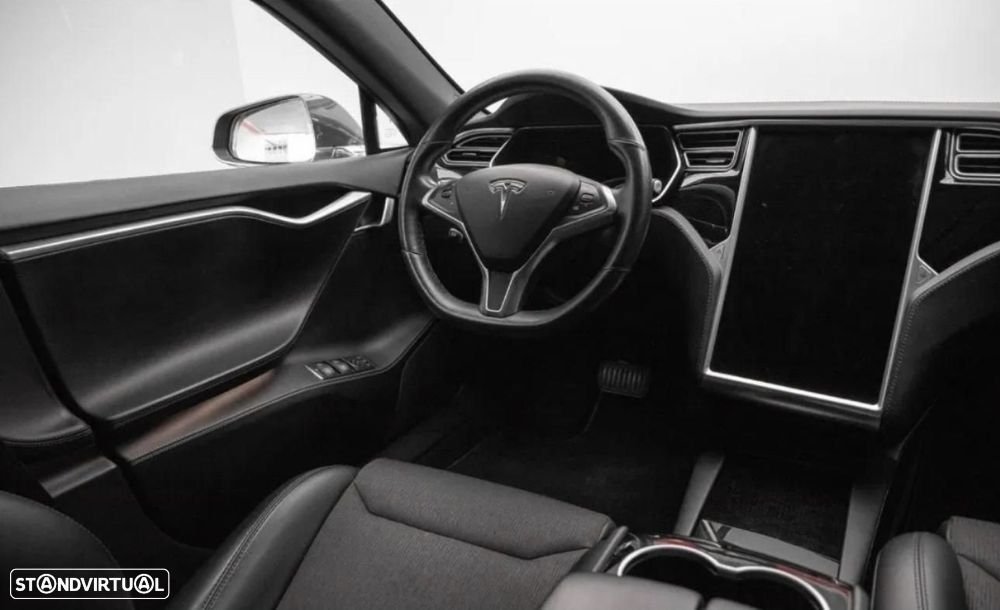 Tesla Model S - 6