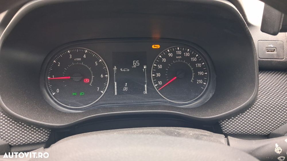 Dacia Logan TCe 90 Essential - 5