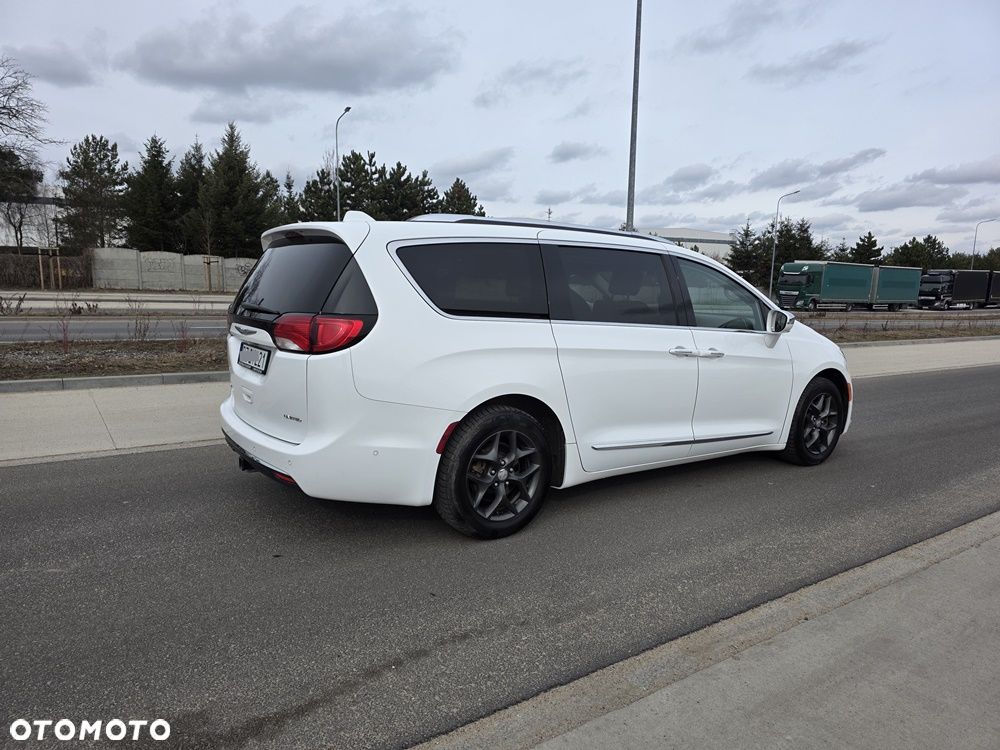 Chrysler Pacifica - 7