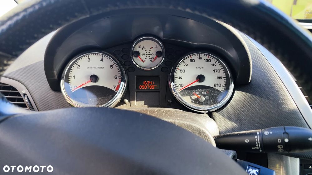 Peugeot 207 95 VTi Filou - 10