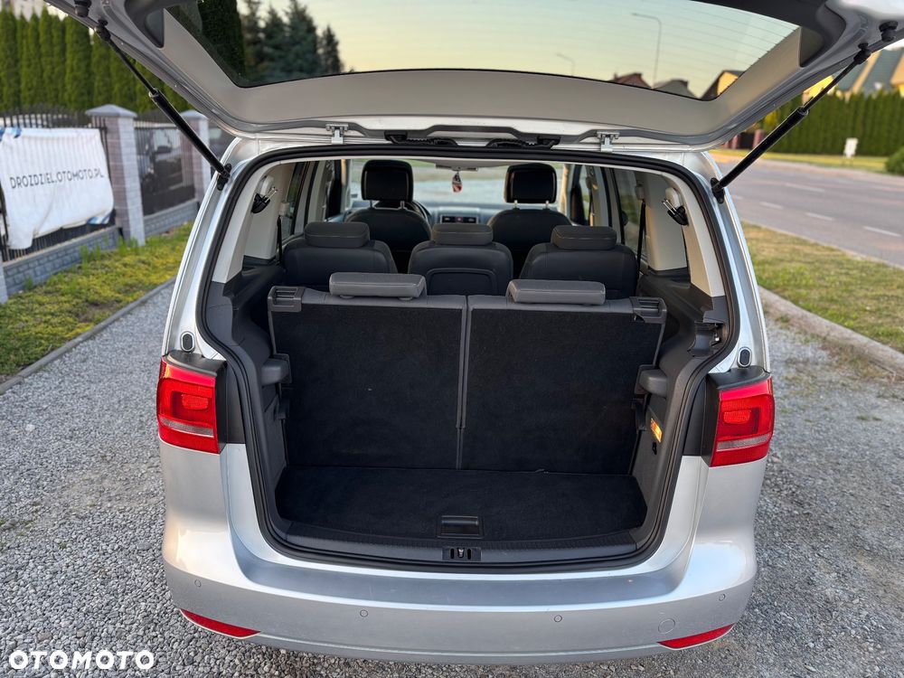 Volkswagen Touran - 22