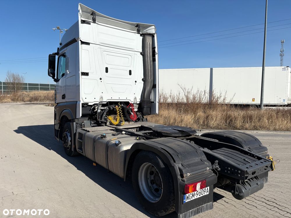 Mercedes-Benz Actros - 4
