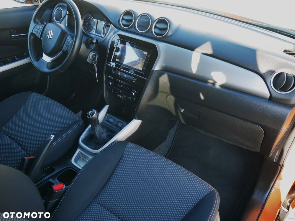 Suzuki Vitara 1.6 Elegance 2WD - 23