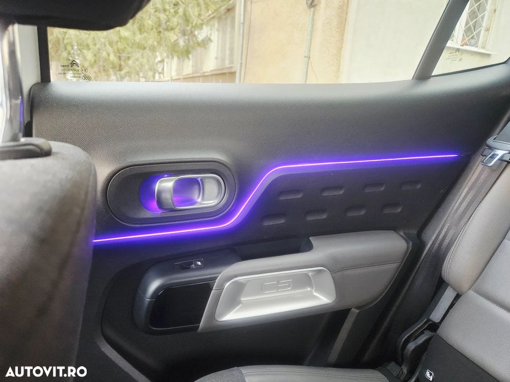 Citroën C5 Aircross 1.6 PureTech S&S EAT8 Shine - 17