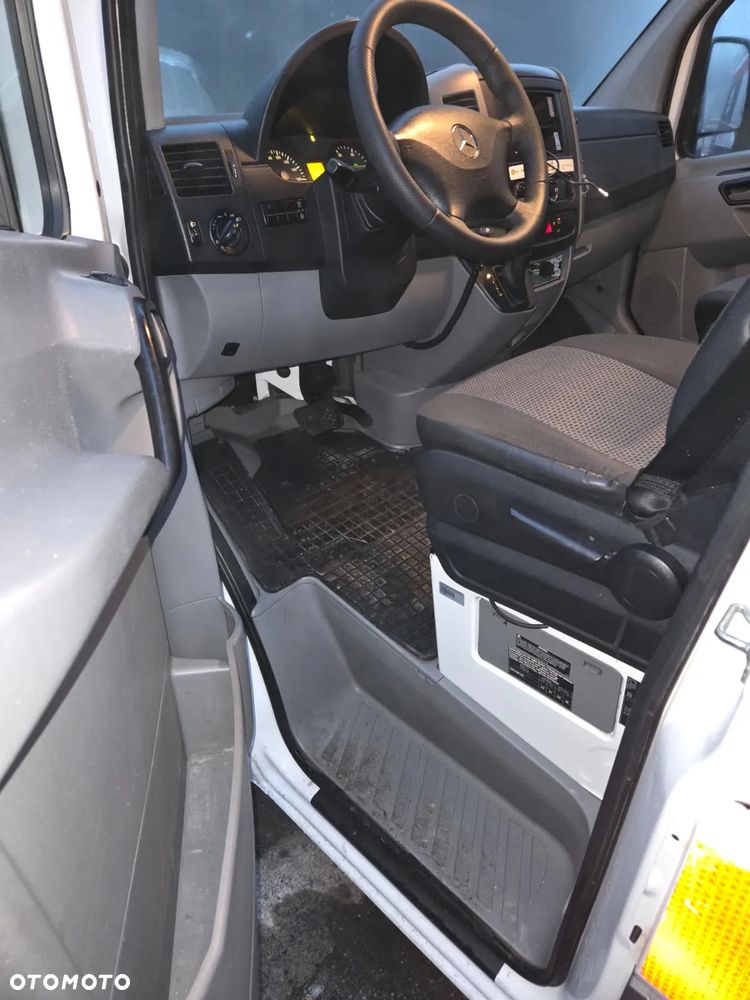 Mercedes-Benz 319 CDI Sprinter Karetka Ambulans Auto-Form karetkizwadowic.pl - 17