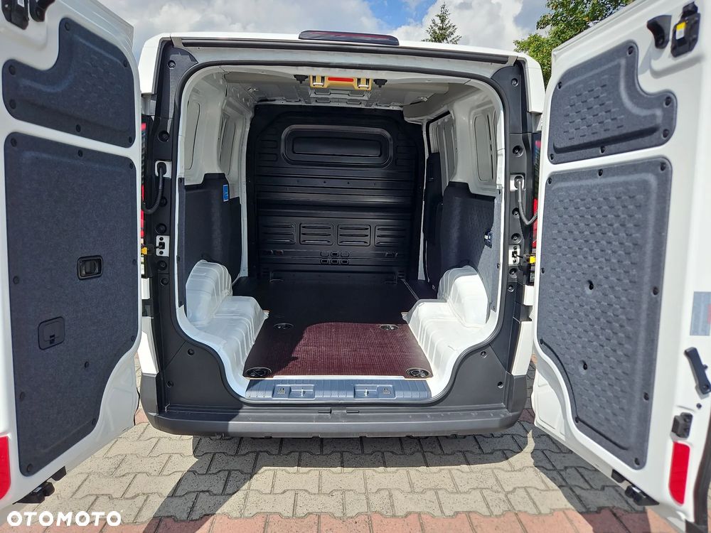 Kia PV5 - 17