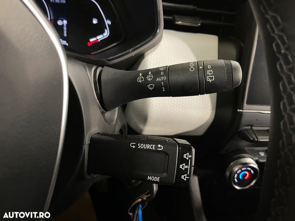 Renault Clio V E-Tech 145 Evolution - 21