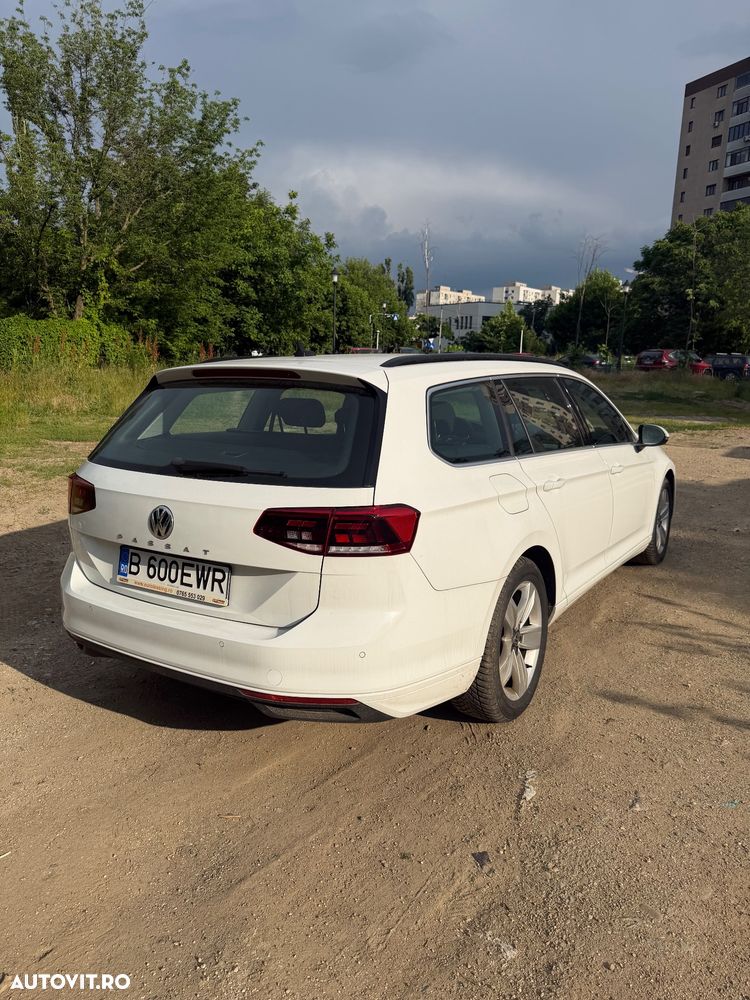 Volkswagen Passat - 11