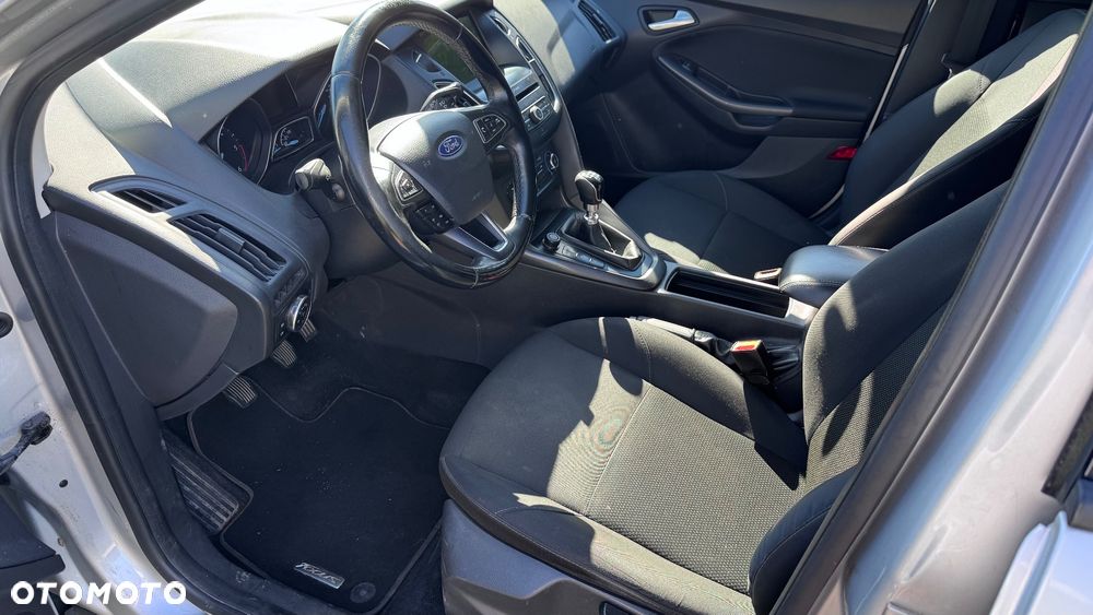 Ford Focus - 24
