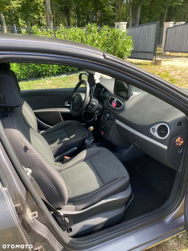 Renault Clio - 7