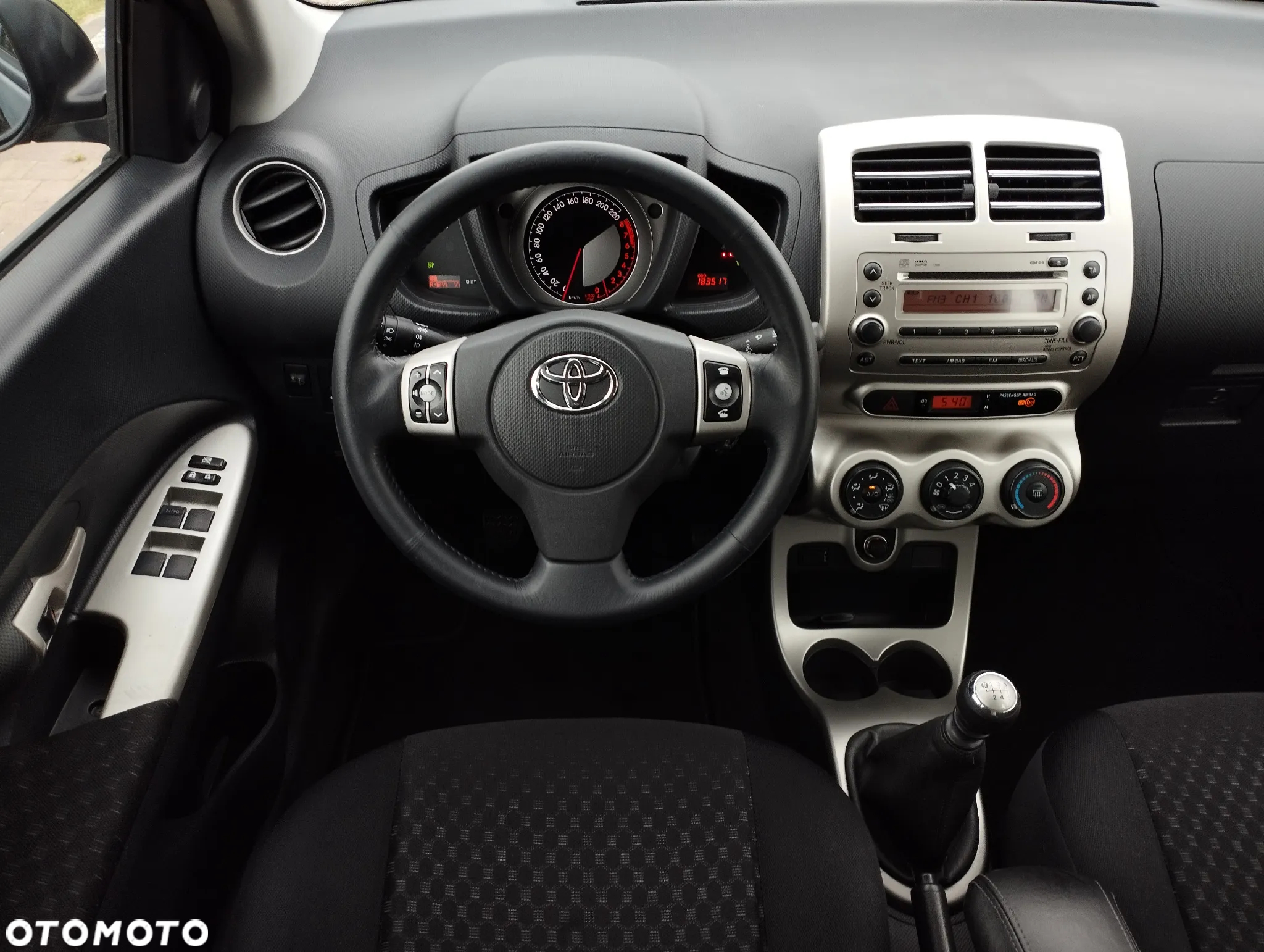 Toyota Urban Cruiser 1.33 4x2 - 13