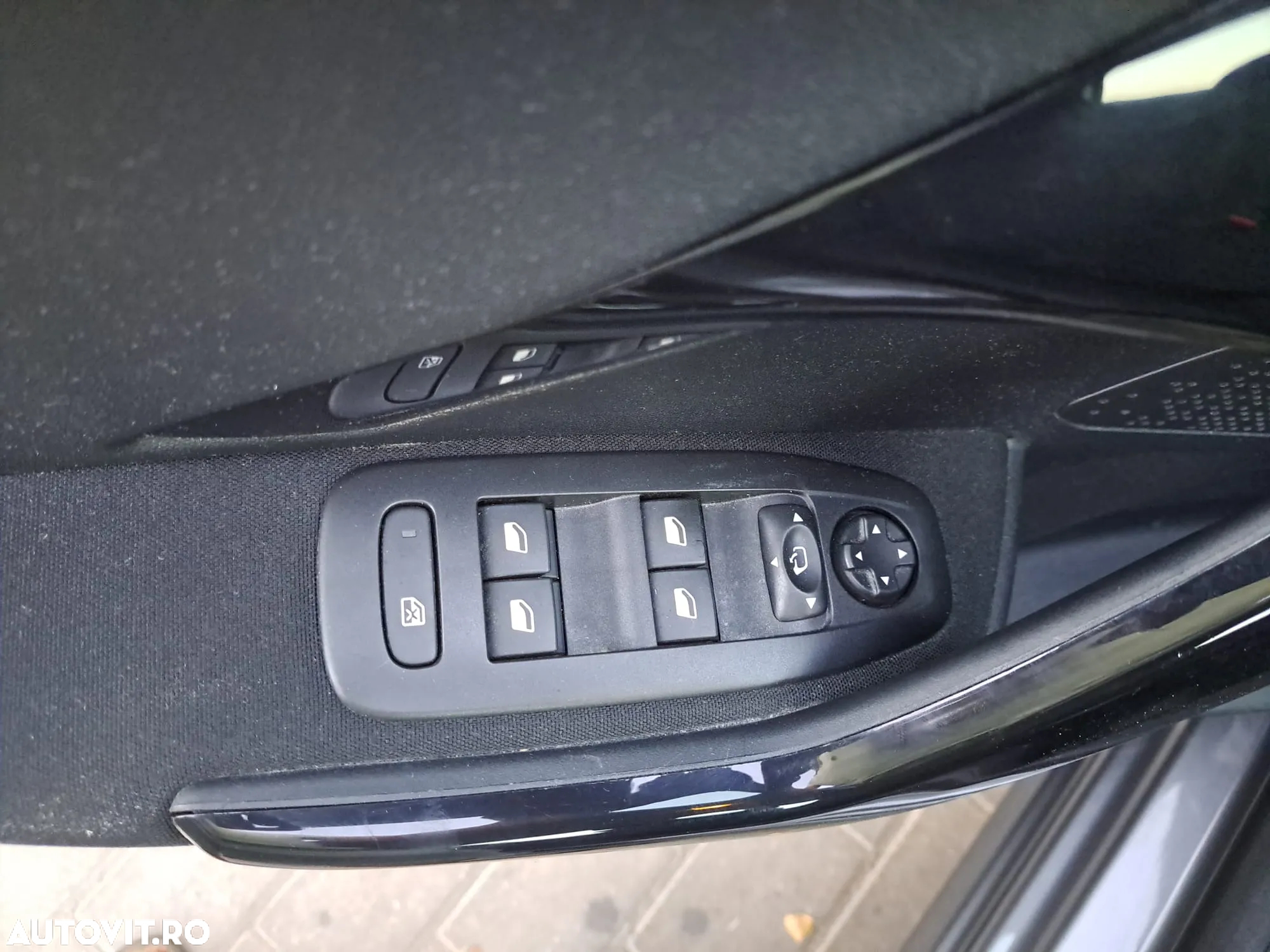Peugeot 208 1.2 L PureTech Turbo Allure - 13