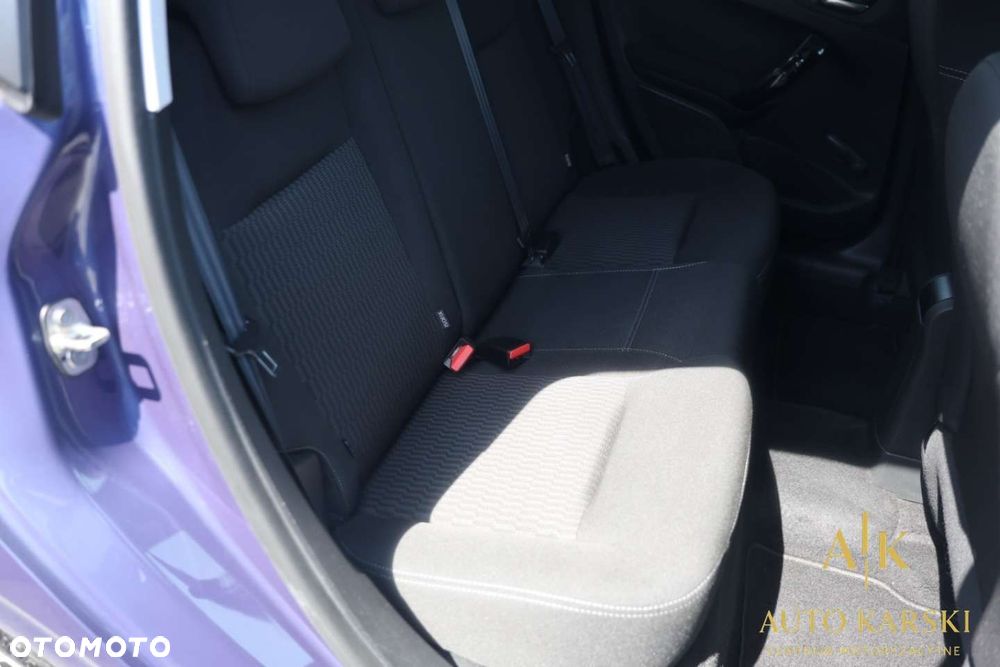 Peugeot 208 - 35